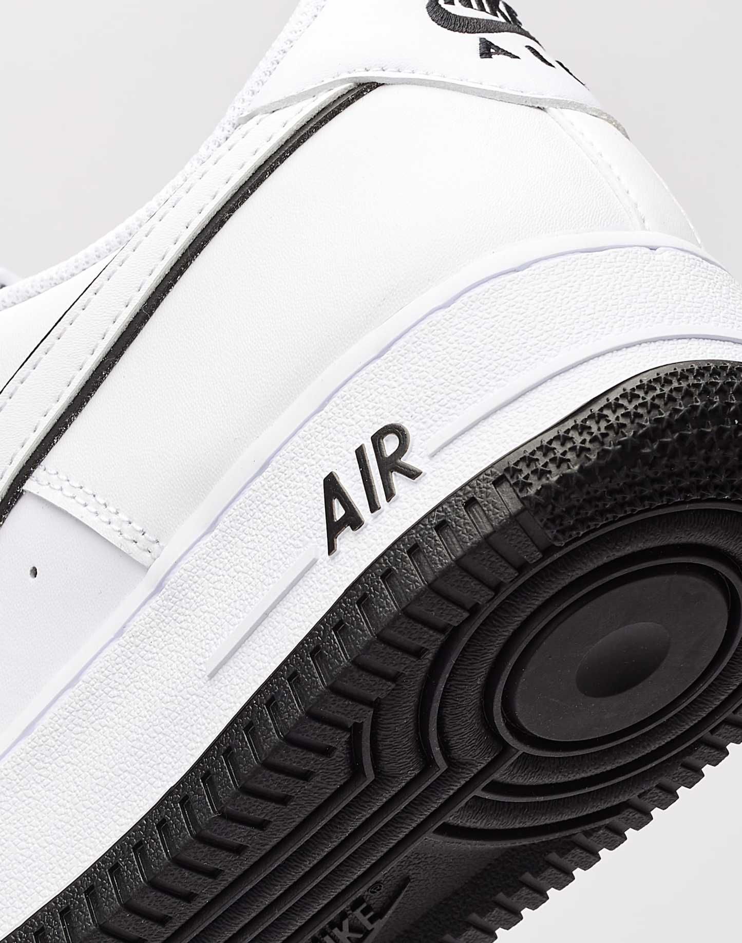 Nike Air Force 1 Low '07 "White Black Outline"