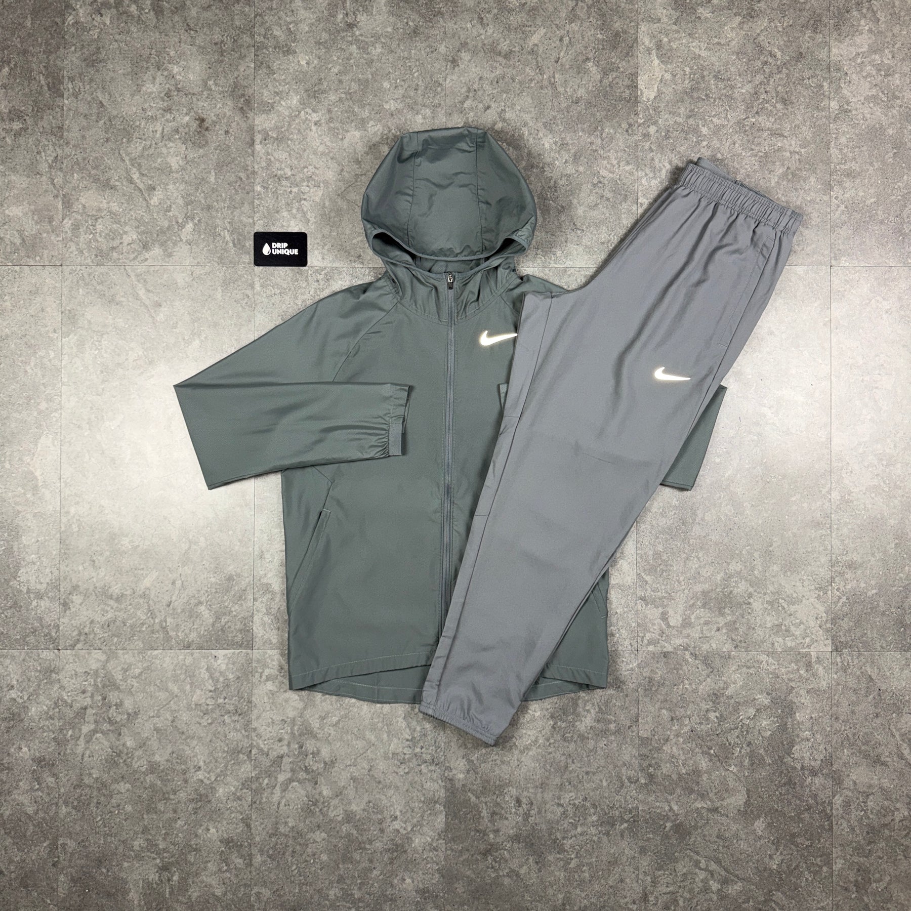 Essential Windrunner Jacket Grey & Grey Challenger Pants Set