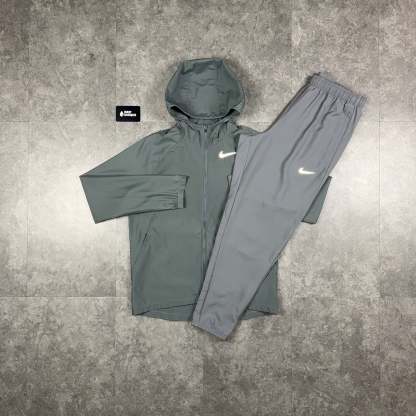 Essential Windrunner Jacket Grey & Grey Challenger Pants Set