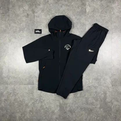 Nike Repel “Daily Habits” Windrunner Jacket Black & Black Nike Challenger Pants Set