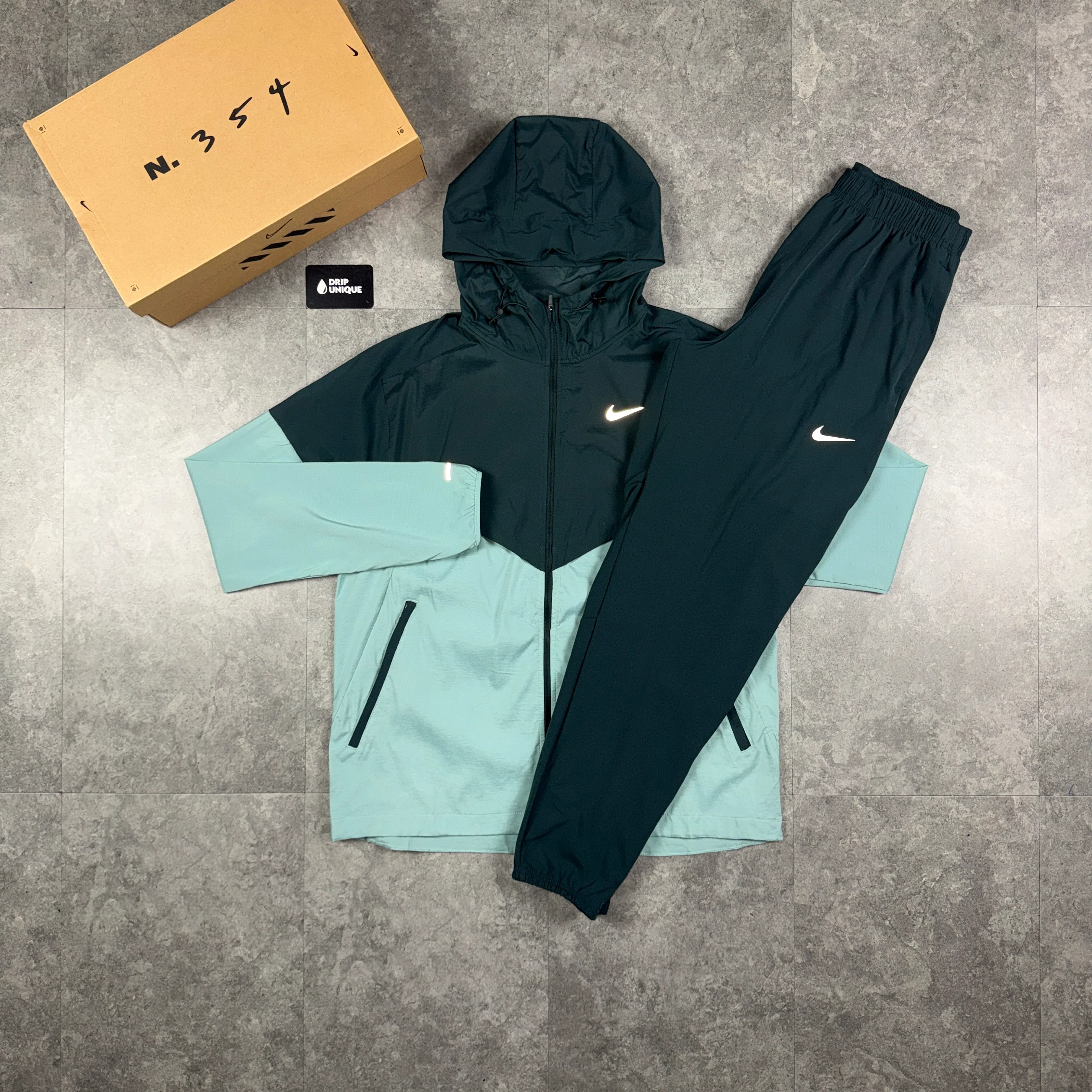 Nike UV Windrunner Jacket Forest Green & Forest Green Nike Challenger Pants Set