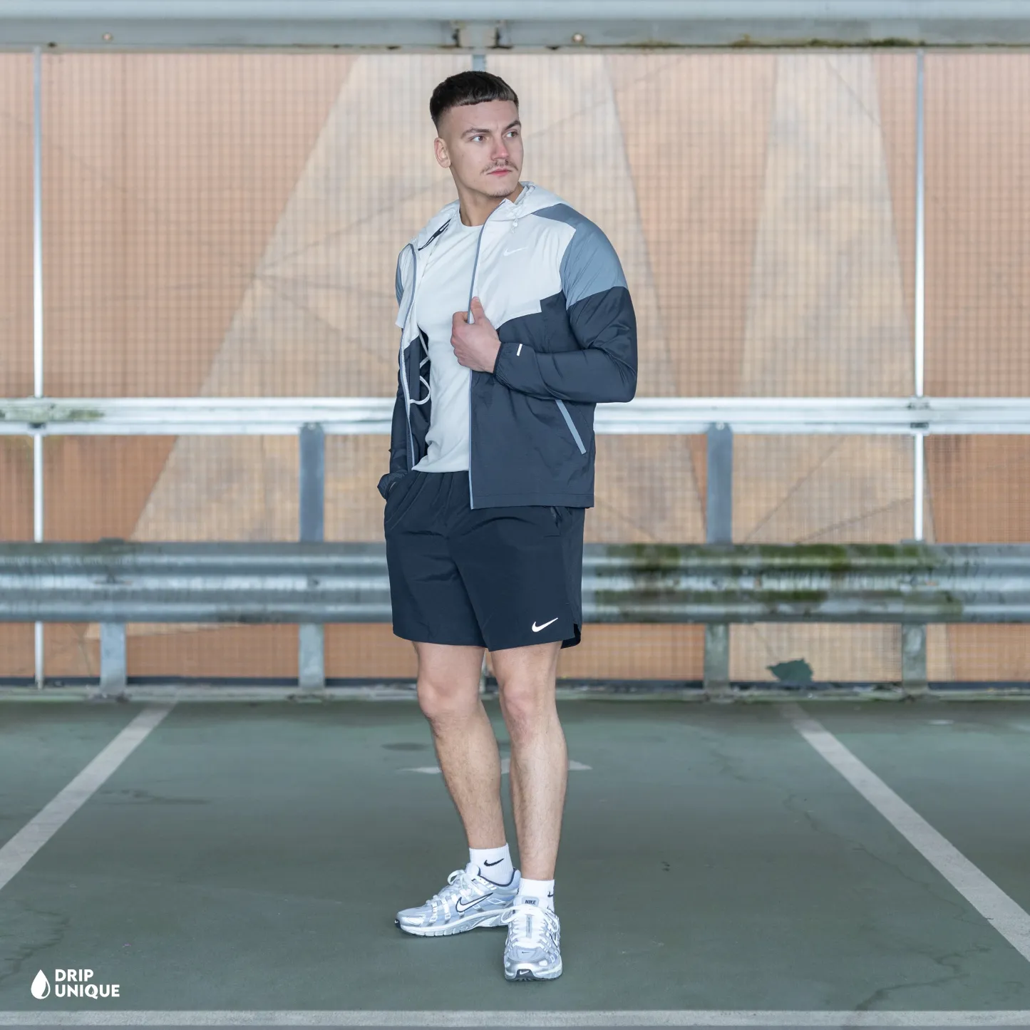 Nike UV Windrunner Light Bone Bundle