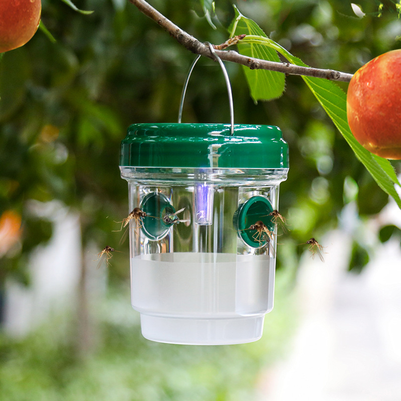 🔆2026 Eco-friendly Solar-Powered Insect Trap🪰: No chemicals needed, protect your harvest.
