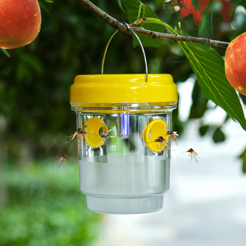 🔆2026 Eco-friendly Solar-Powered Insect Trap🪰: No chemicals needed, protect your harvest.