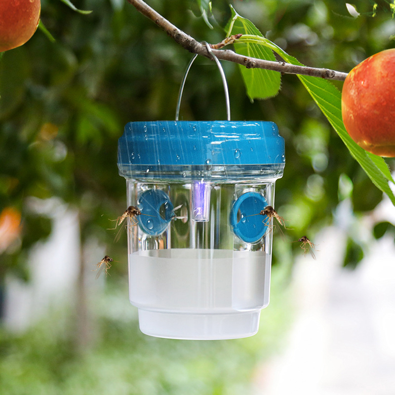 🔆2026 Eco-friendly Solar-Powered Insect Trap🪰: No chemicals needed, protect your harvest.