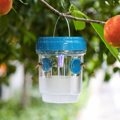 🔆2026 Eco-friendly Solar-Powered Insect Trap🪰: No chemicals needed, protect your harvest.
