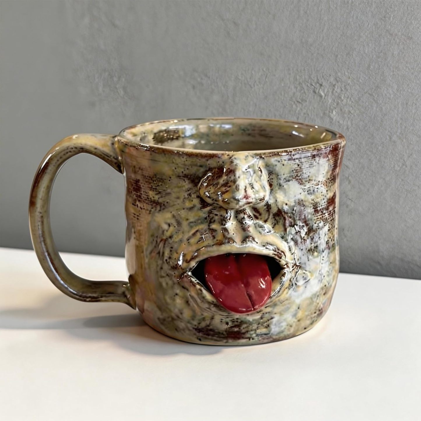 Moving Tongue Ceramic mug