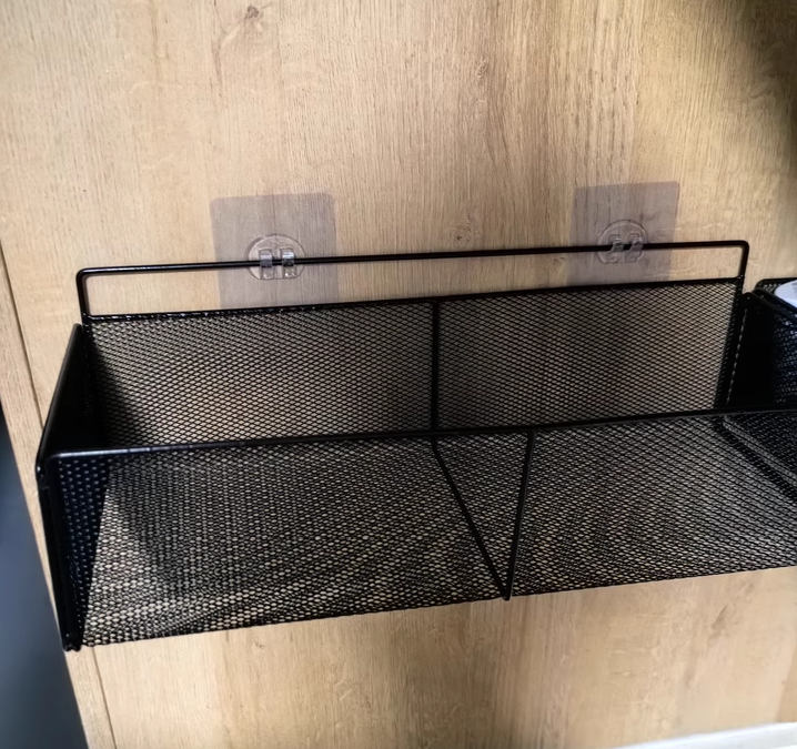 Półka ścienna bez wiercenia