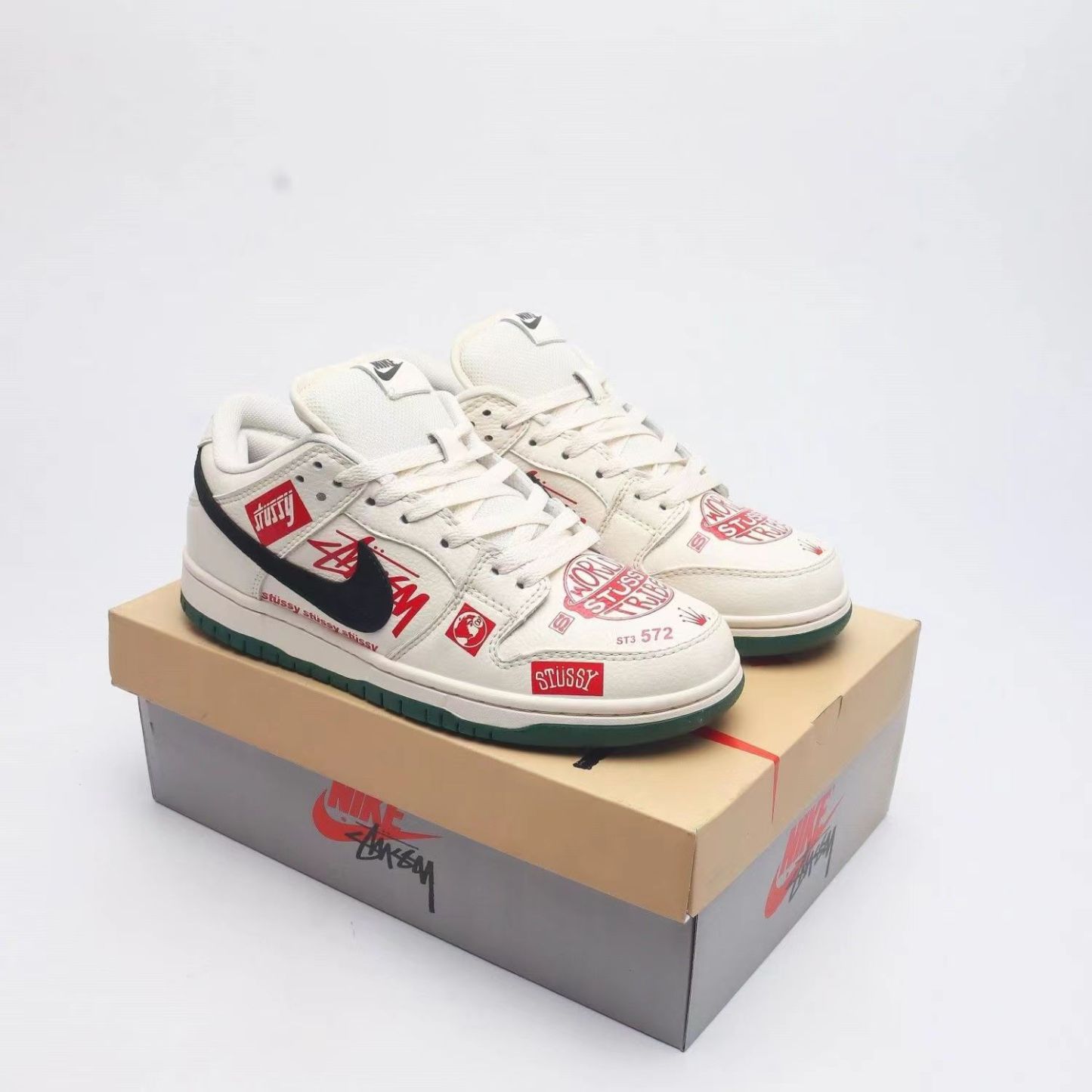 2024 Nike Stussy 新品　Nike　SbDunk　Low　Pro　限定発売