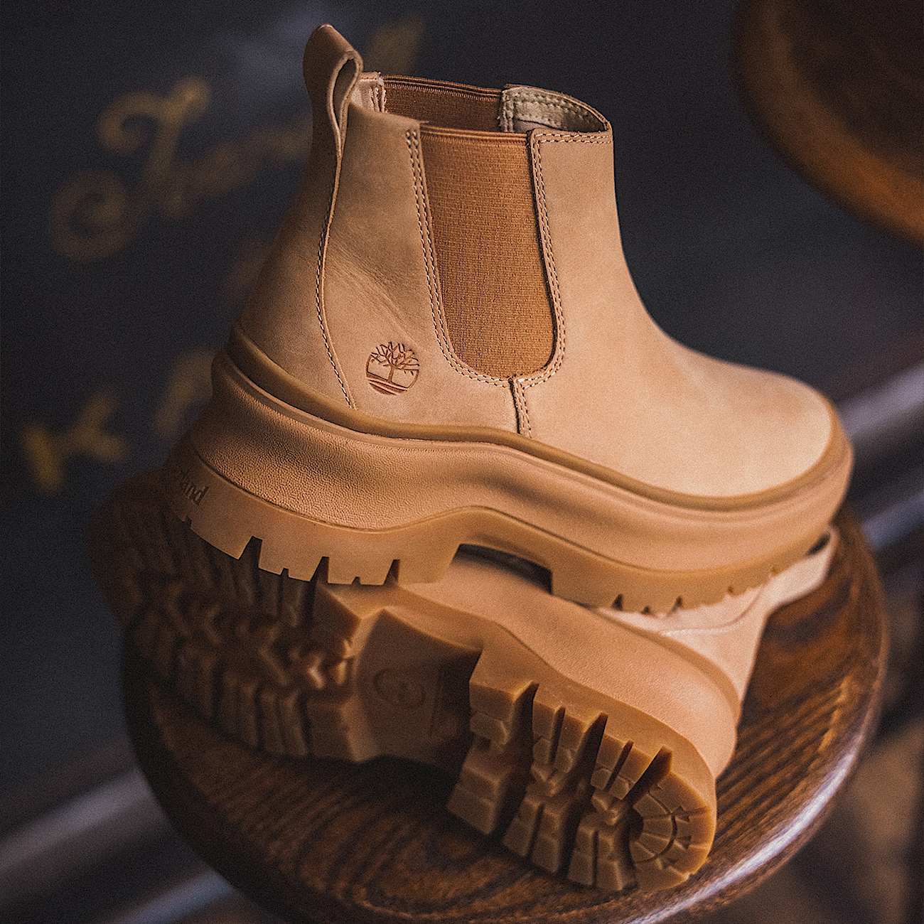 Women's Roxie Lane Mid Chelsea Boot - Light Beige Nubuck