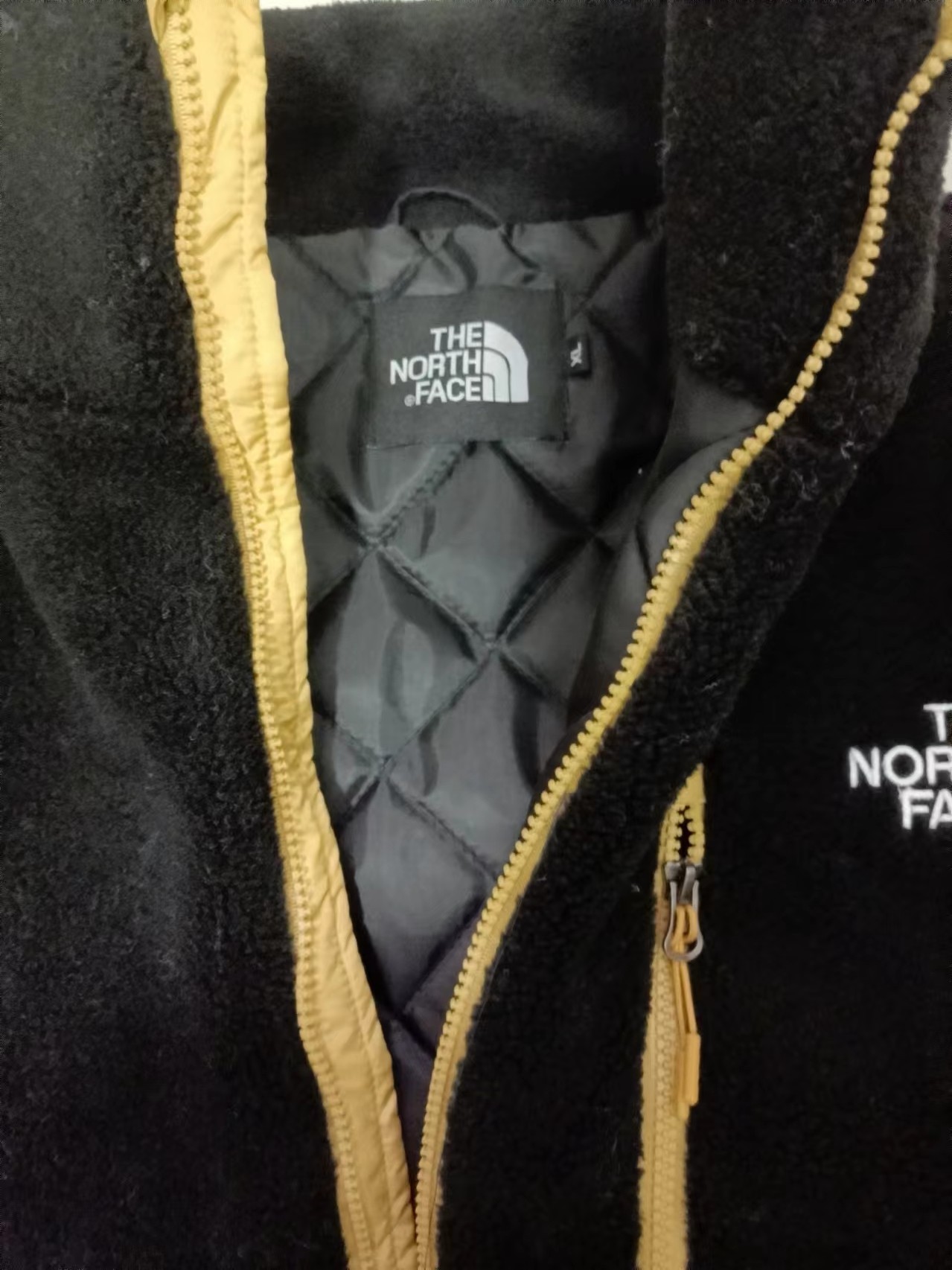 【THthtE NORthtTH FAthtCE】라인 울 양털 재킷