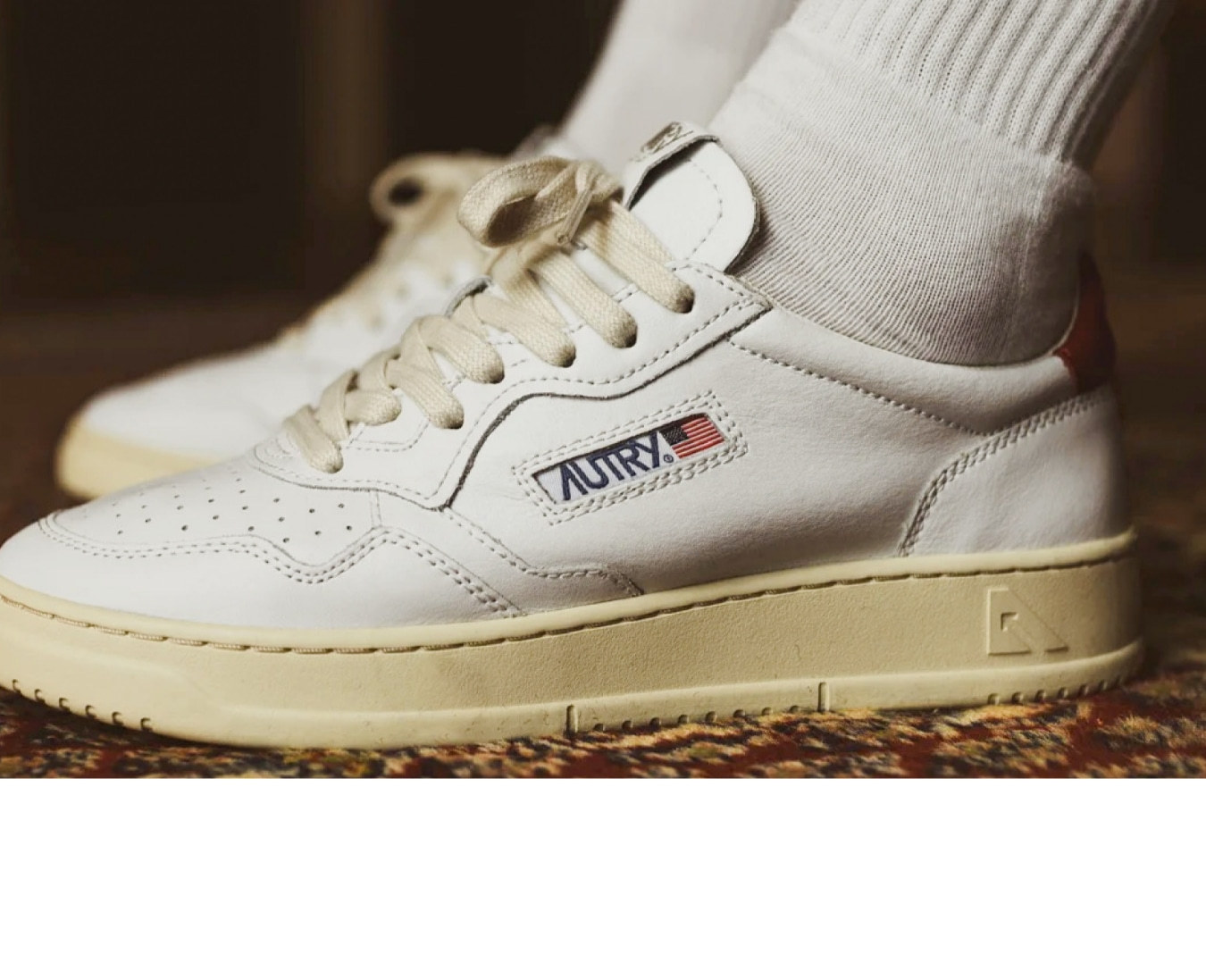 메달리스트 스니커즈 in leather white