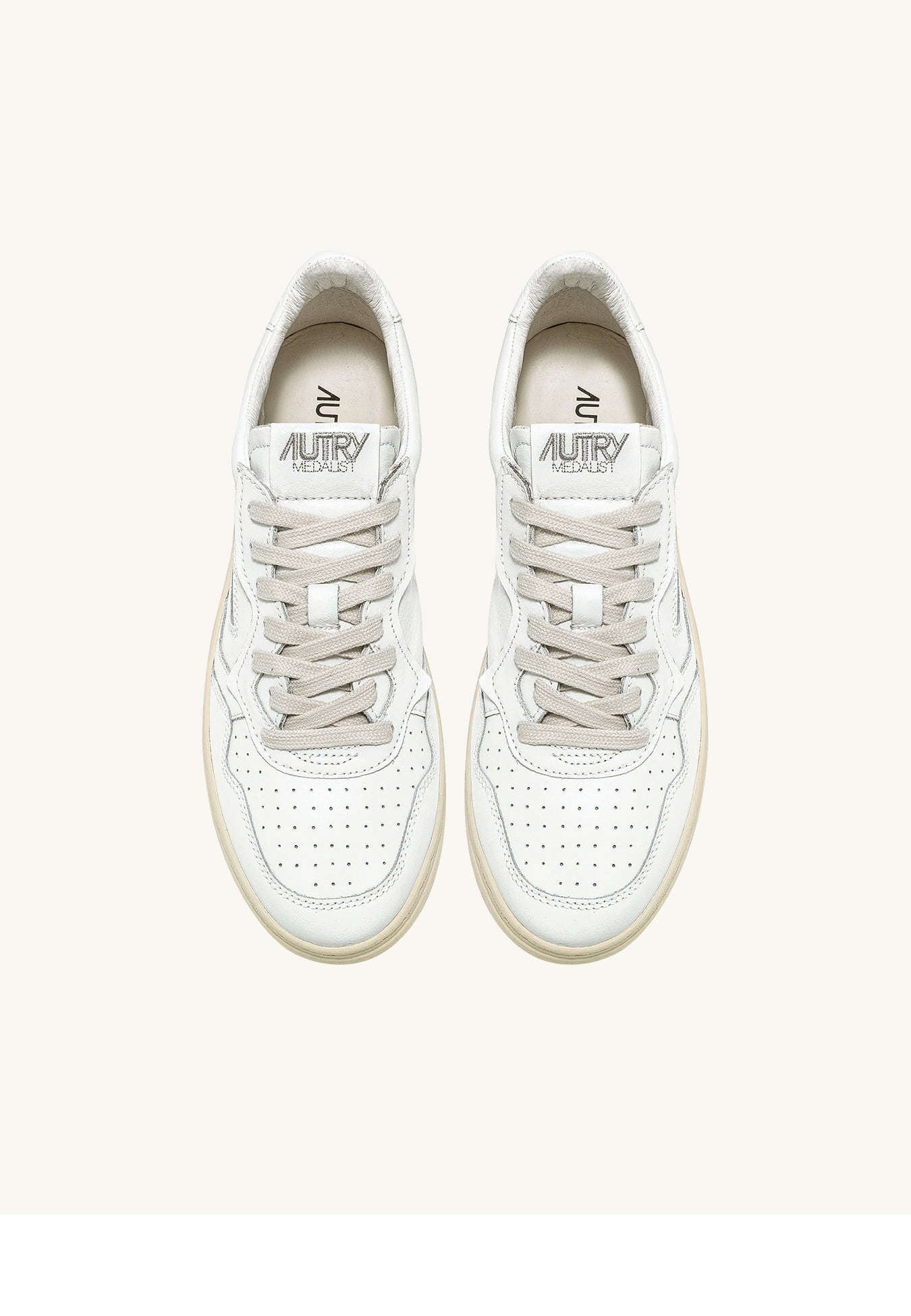 메달리스트 스니커즈 in leather white