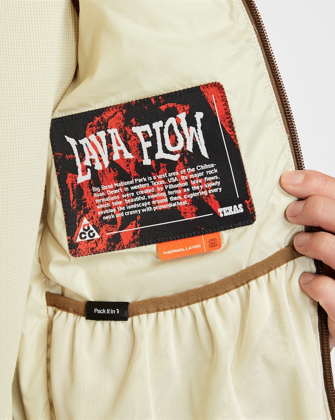 나이키 ACG '라바 플로우'