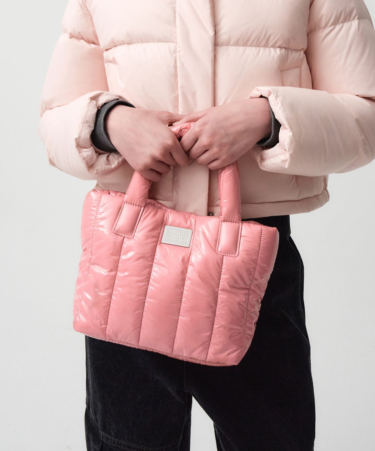 [무료반품]CLASSIC LOGO GLOSSY PADDING BAG black/pink/silver