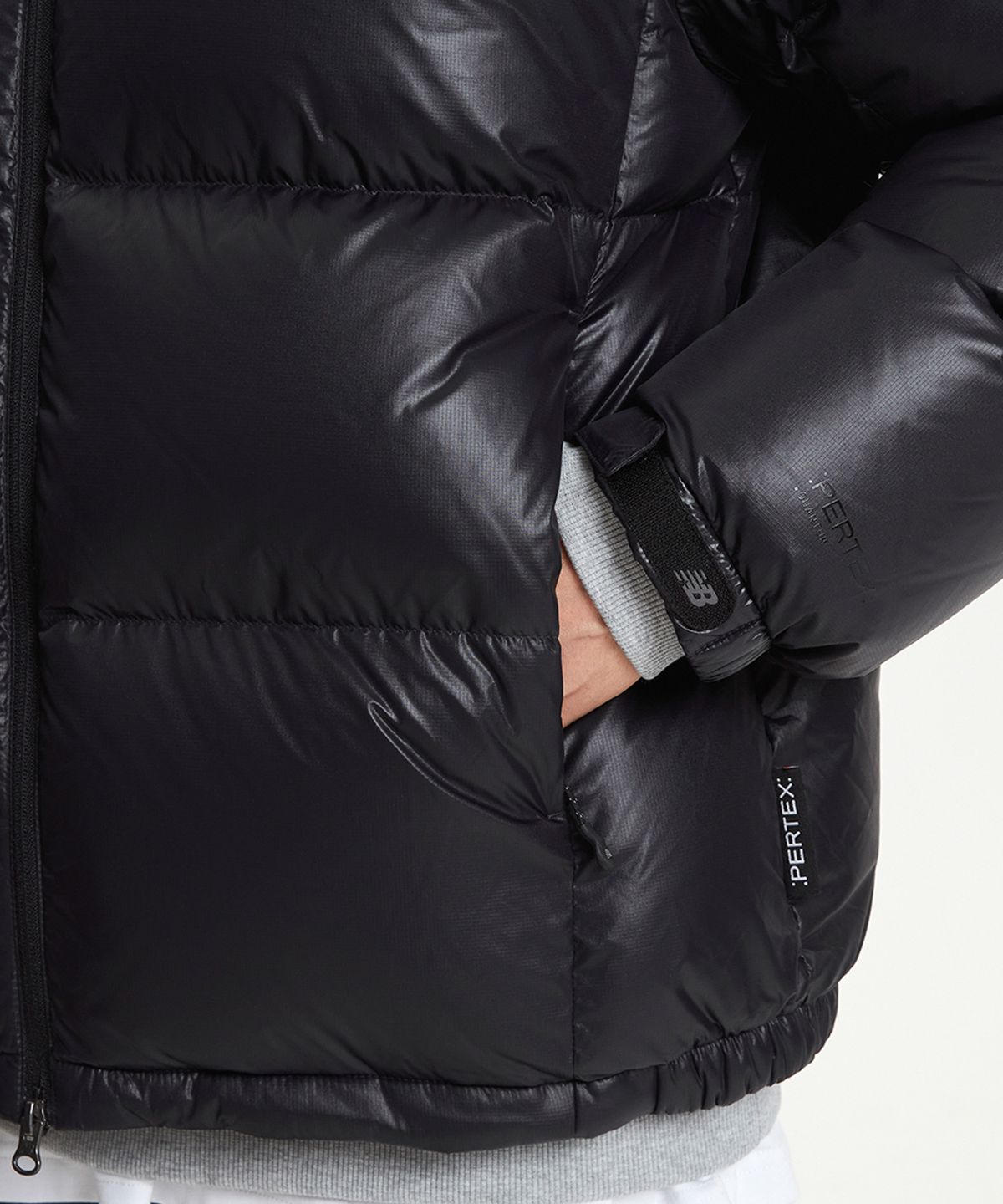 [무료반품] 남여공용 액티브 하이퍼 숏 구스다운 (BLACK)