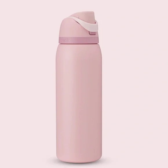 Owala x Whole Foods Rosy Dreams Pink Insulated Built-In Straw 32 oz Water Bottle