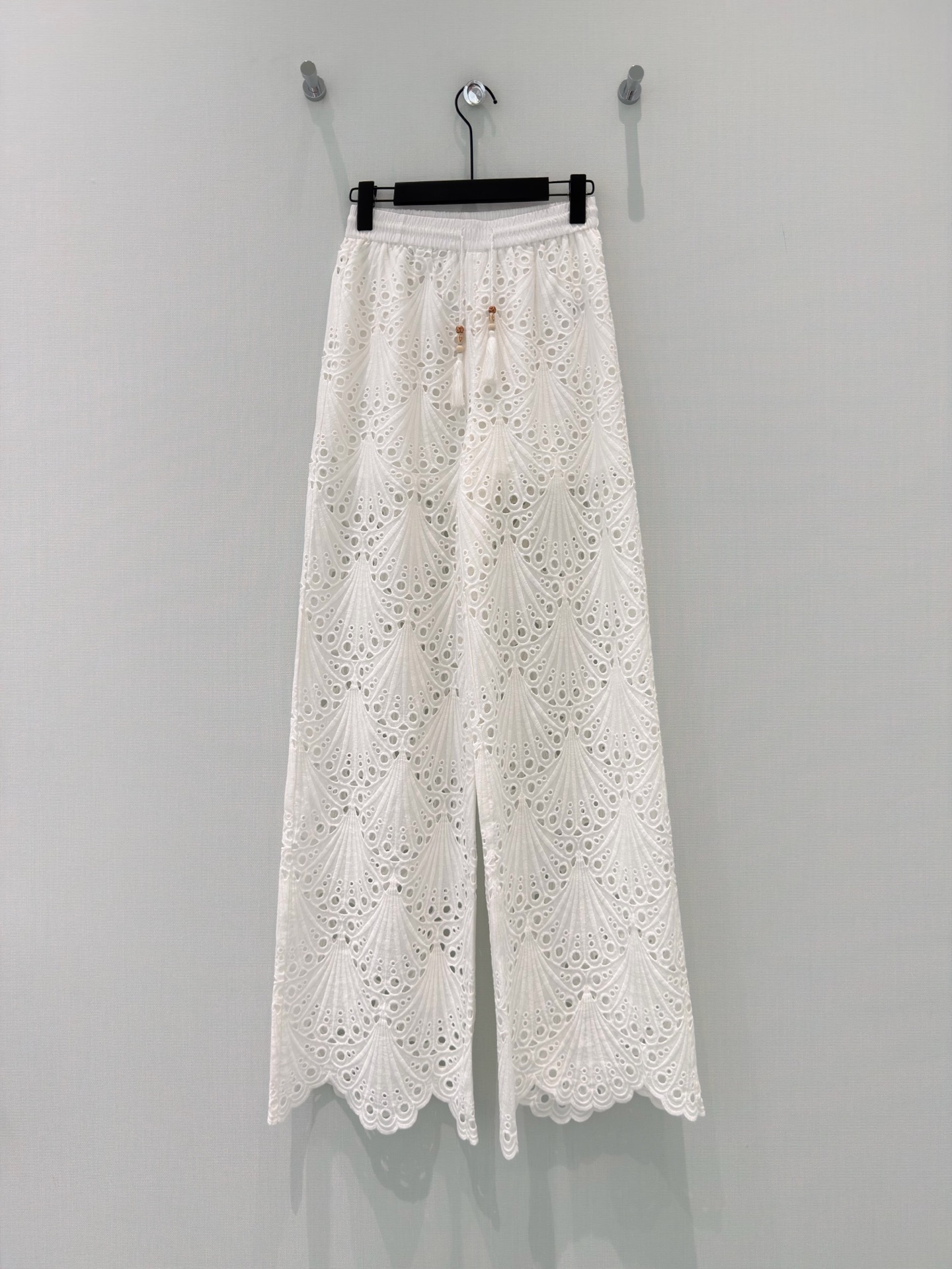 Chan Hollow-out series trousers