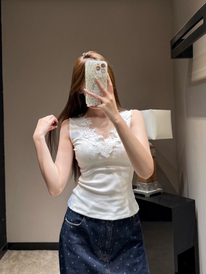 Lou Knit vest