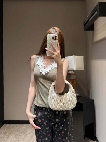 Fen Knit vest