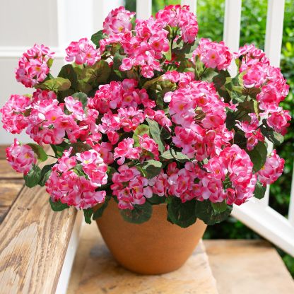  🎁Last Day 60% OFF🌸 Lush, UV-resistant artificial geraniums – Realistic looking, maintenance-free! 🌞🏡💐