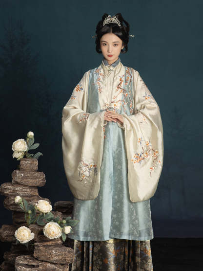 The Plum Blossom Blossoms From the Bitter Cold - Handmade Plum Blossom Embroidery Hanfu Clothing Mamianqun Hanfu Skirt-Lovesyouforever