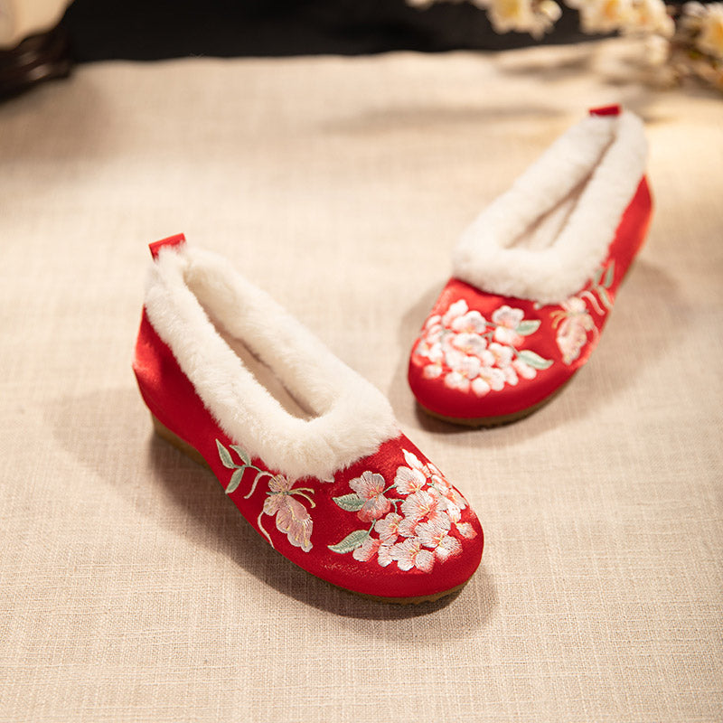 Wisteria Flower and Butterfly Embroidered Room Boots Winter Slippers-Lovesyouforever