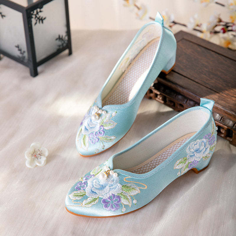 Vintage Flower Embroidery Low Heel Women's Pumps-Lovesyouforever