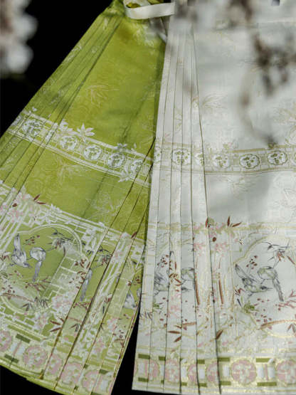 Inspired by Chinese Garden Window Scenes: Eight-Directional Cloud Pattern Woven Gold Mamianqun Skirt-Lovesyouforever