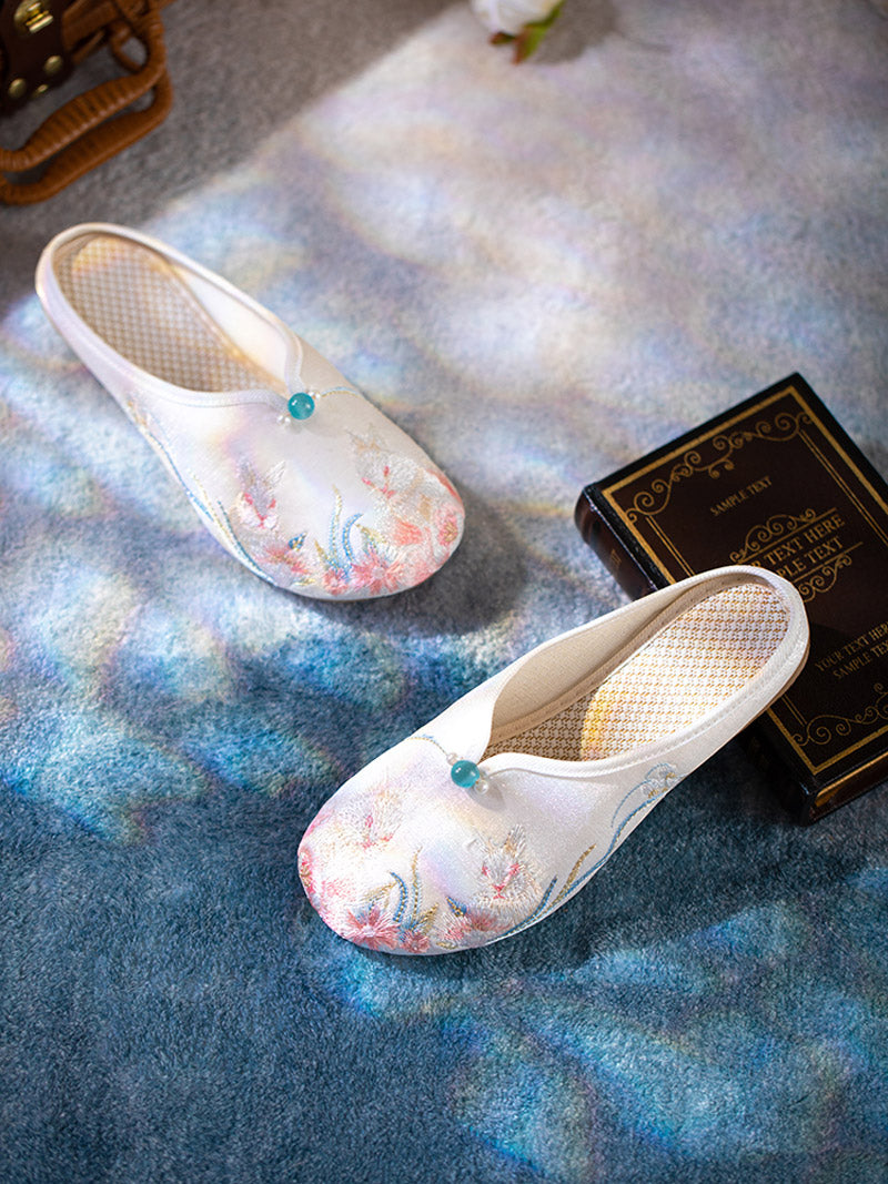 Chinese Style Rabbit and Peach Blossom Embroidered Shoes Slippers-Lovesyouforever