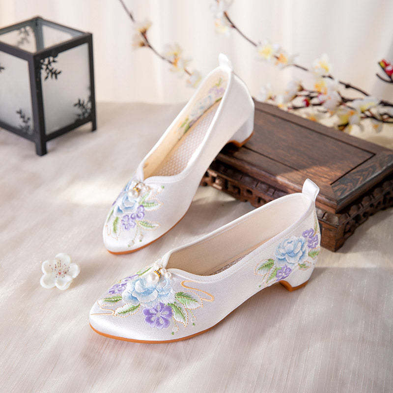 Vintage Flower Embroidery Low Heel Women's Pumps-Lovesyouforever