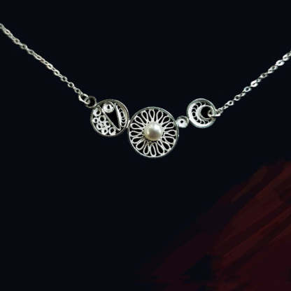 Plain Silver Filigree Geometric Silver Necklace Inlaid with Natural Freshwater Pearls-Lovesyouforever