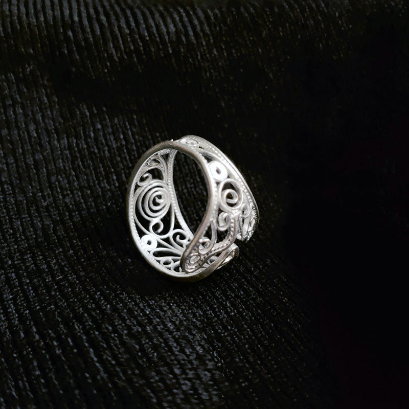 Vintage Simple Plain Silver Fish-shaped Hollow Filigree Ring Jewelry Gift-Lovesyouforever