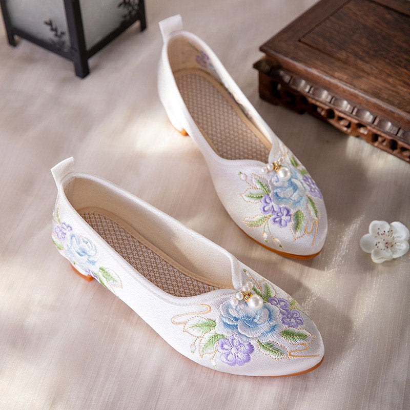 Vintage Flower Embroidery Low Heel Women's Pumps-Lovesyouforever