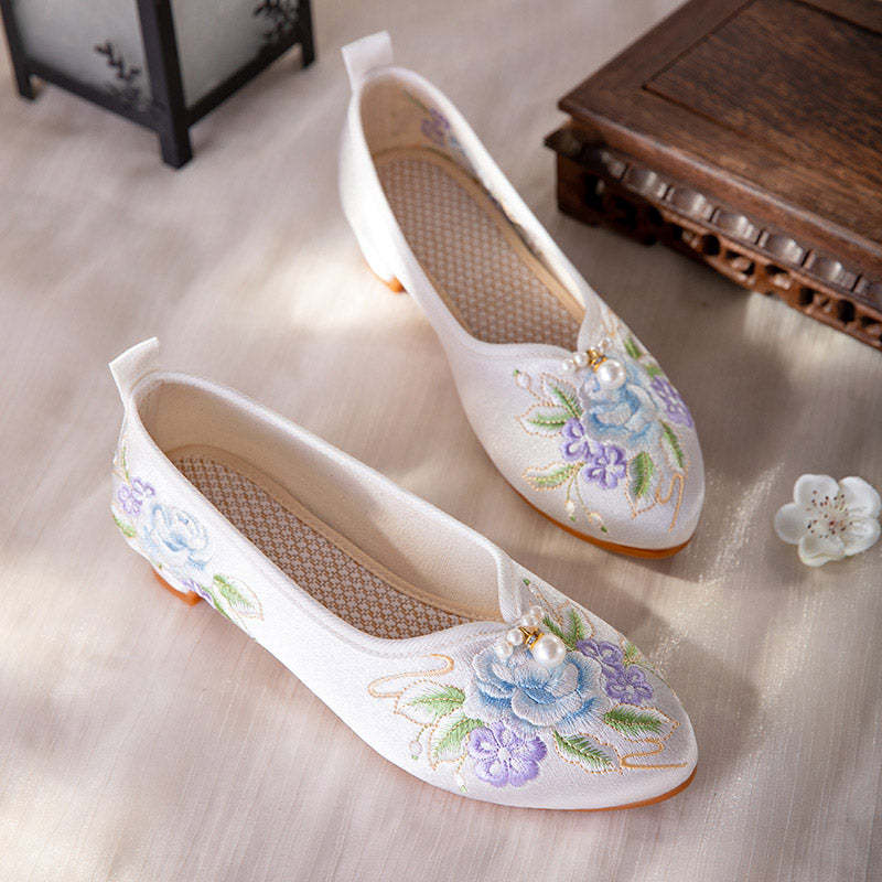 Vintage Flower Embroidery Low Heel Women's Pumps-Lovesyouforever