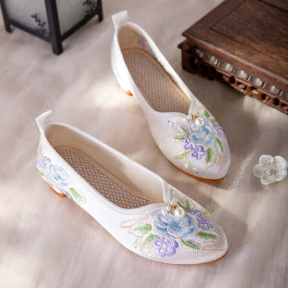 Vintage Flower Embroidery Low Heel Women's Pumps-Lovesyouforever