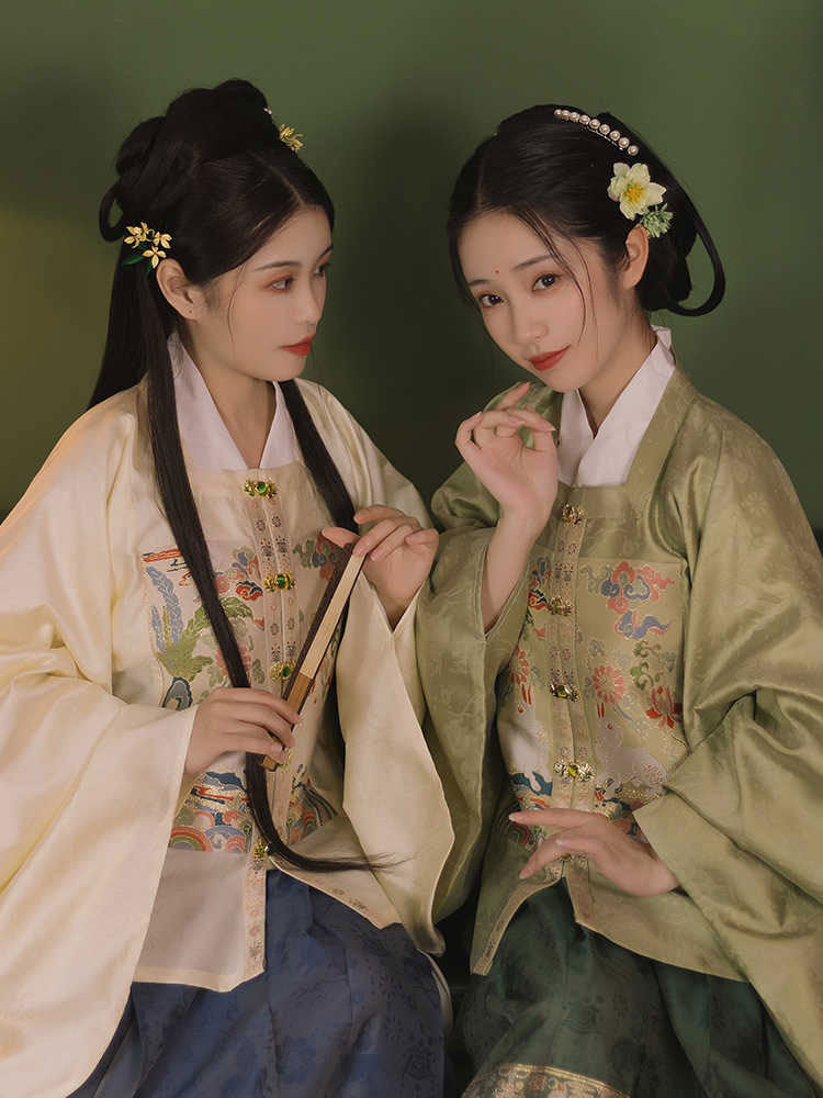 Jade Rabbit Gazing at the Moon - Ming Dynasty Style Hanfu Mamianqun Skirt Set-Lovesyouforever