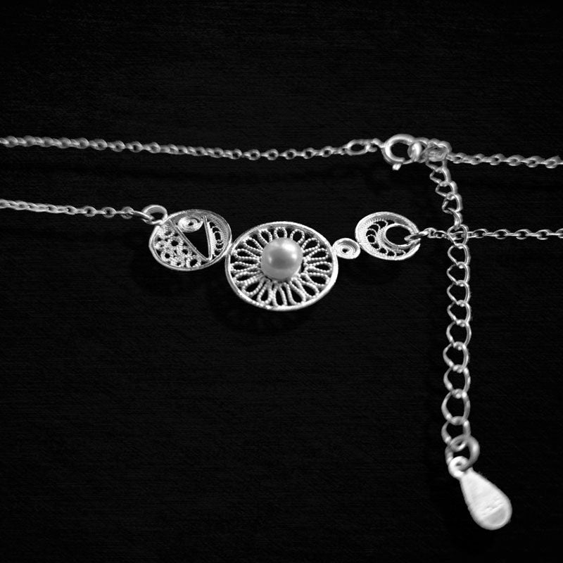 Plain Silver Filigree Geometric Silver Necklace Inlaid with Natural Freshwater Pearls-Lovesyouforever