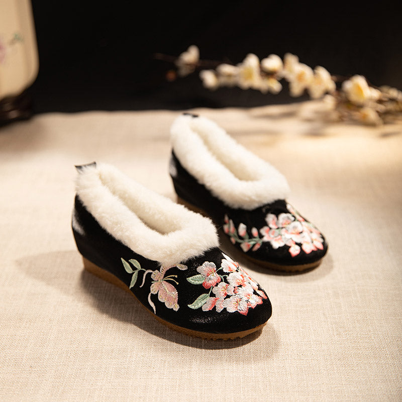 Wisteria Flower and Butterfly Embroidered Room Boots Winter Slippers-Lovesyouforever