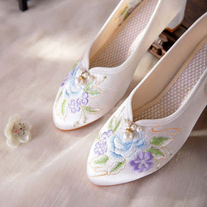 Vintage Flower Embroidery Low Heel Women's Pumps-Lovesyouforever