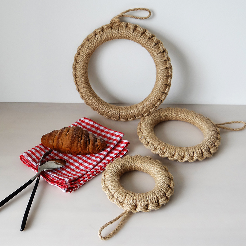 Hand-woven jute rope insulation mat, Japanese-style home decor, jute and solid wood round pot mat, available for wholesale from various factories.-Lovesyouforever