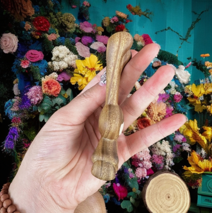 Rabbit-shaped massage stick made of natural sandalwood for eye and nose massage, jawline improvement, and reduction of dark circles and eye bags, suitable as a gift-Lovesyouforever