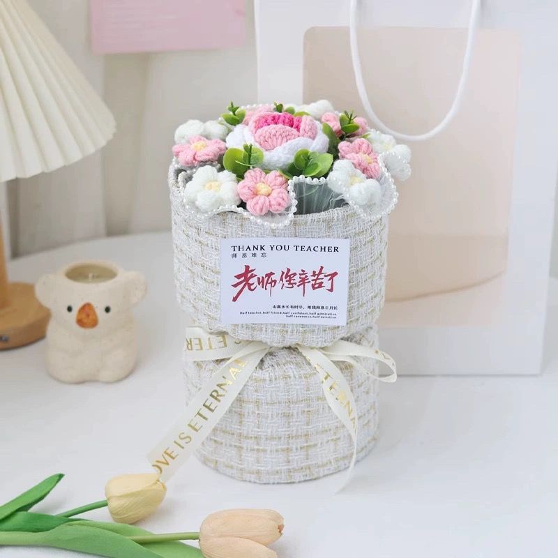 Creative hand-knitted wool rose bouquet as a graduation gift to express gratitude to teachers and surprise them-Lovesyouforever