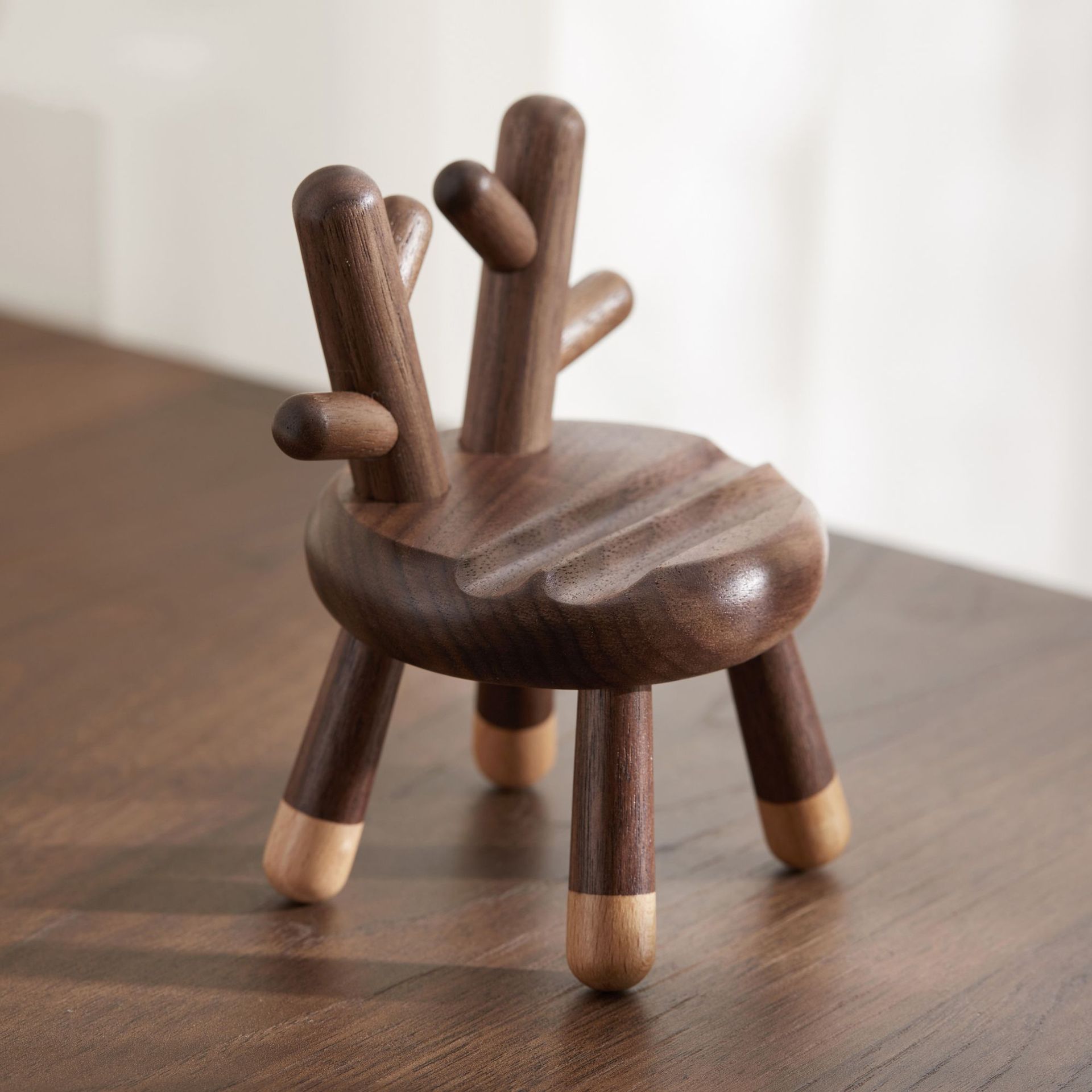 Black walnut wood desktop cartoon deer antler stool phone stand, personalized creative office lazy stand decoration-Lovesyouforever