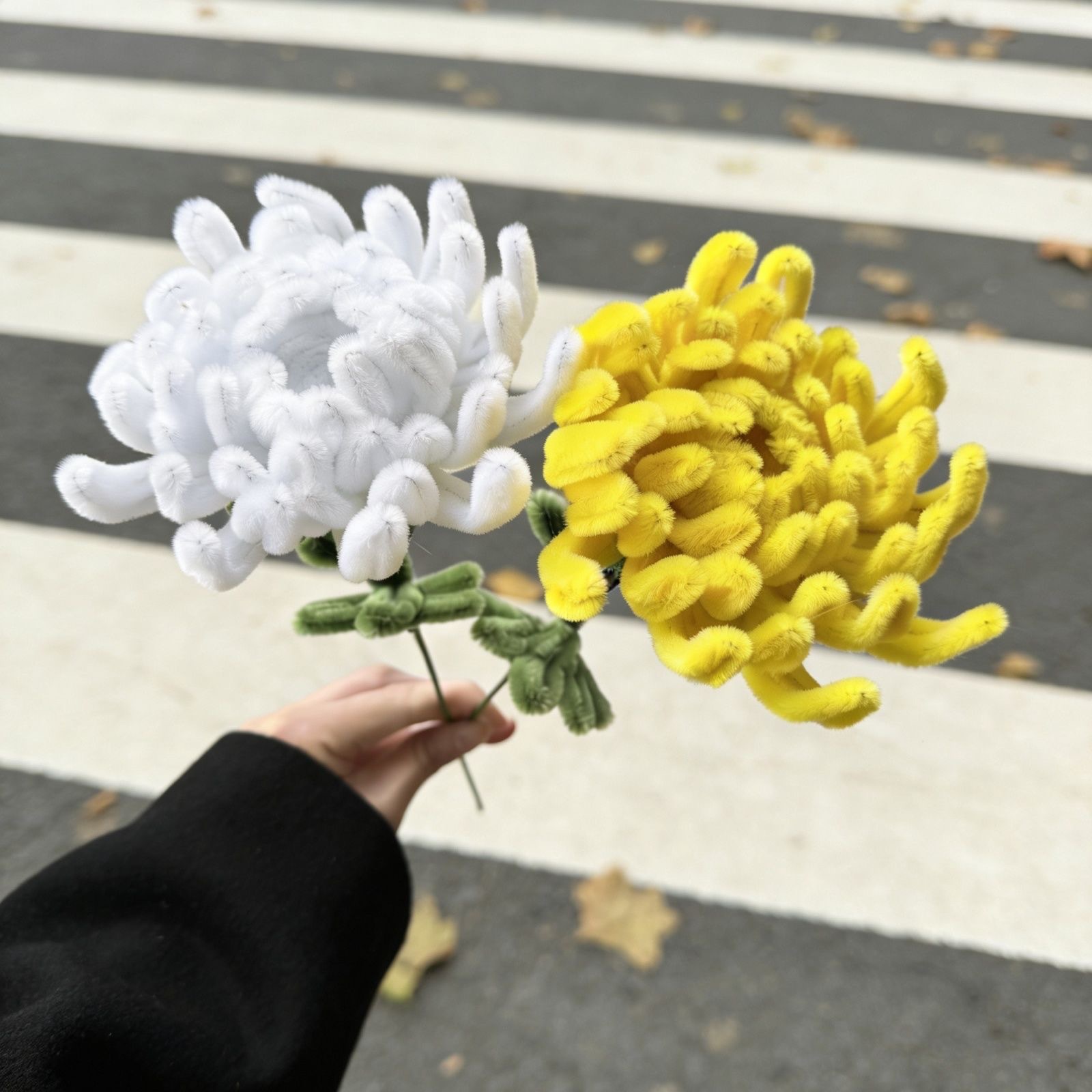 Handmade Twisted Sticks Artificial White and Yellow Chrysanthemum Bouquet for Friends, Finished Product Shipped as a Memorial to Loved Ones-Lovesyouforever