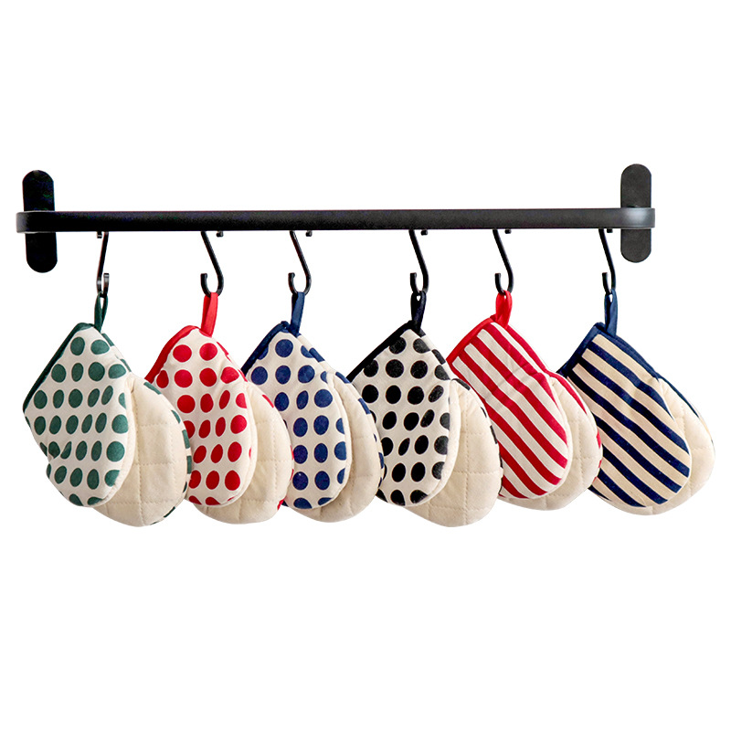 2026 New Polka Dot Heat-Resistant Oven Gloves for Home Use, Microwave Oven Anti-Scald Thickened Insulated Gloves, Wear-Resistant and Non-Slip-Lovesyouforever