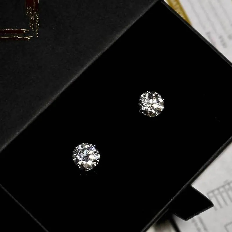 🔥2026 Hot Sale 70% OFF!🔥Classic 4-Prong Moissanite Earrings