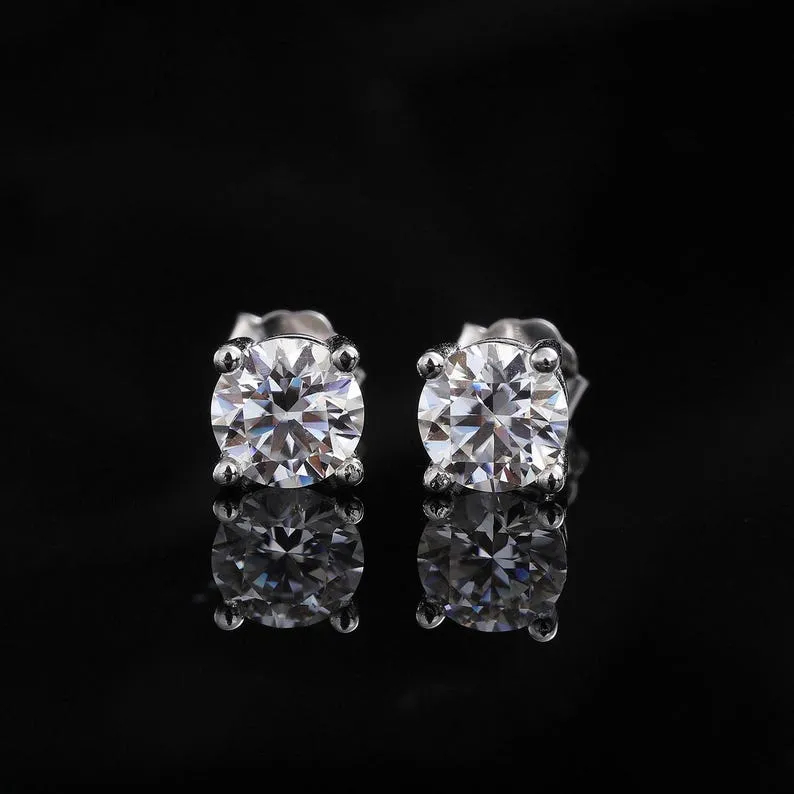 🔥2026 Hot Sale 70% OFF!🔥Classic 4-Prong Moissanite Earrings