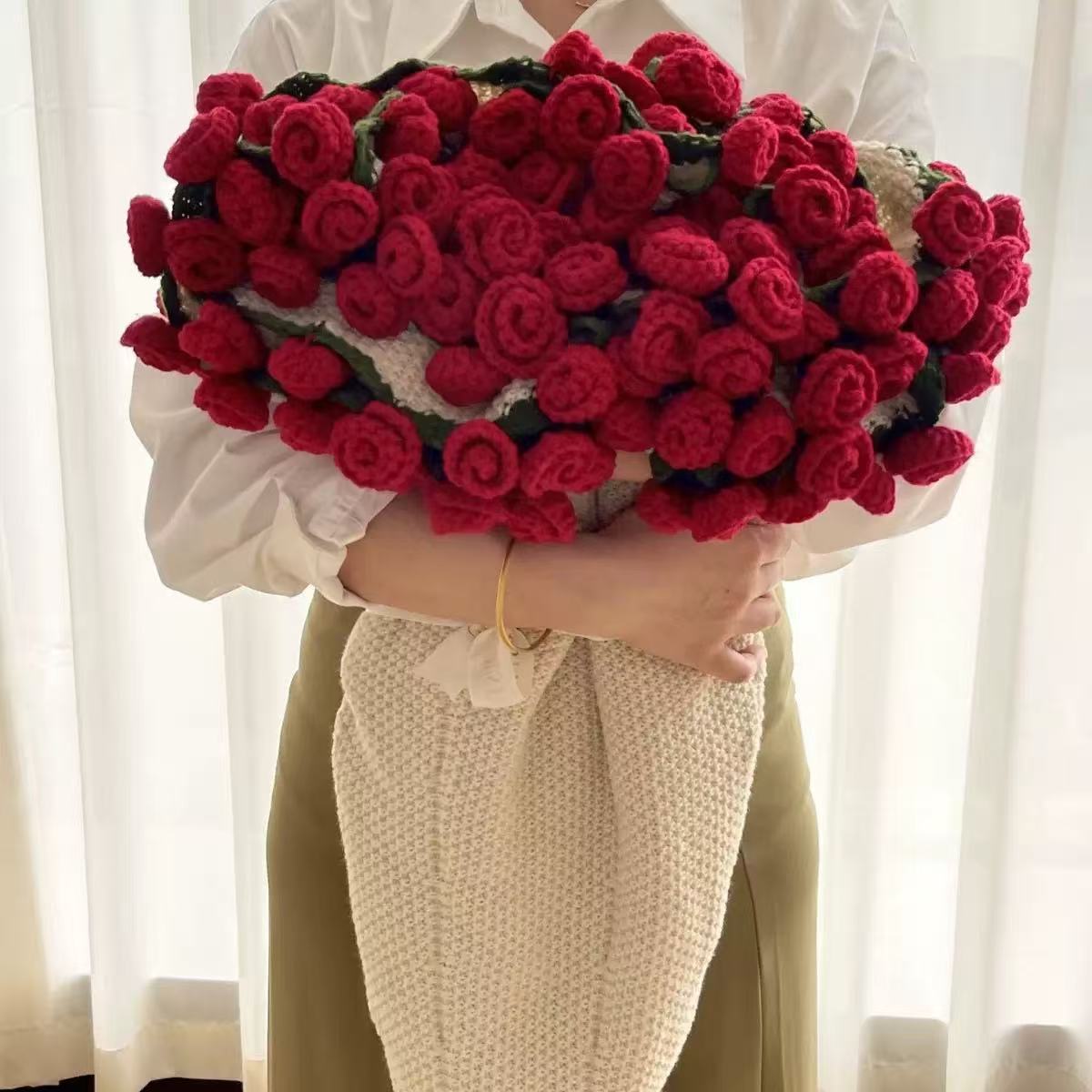 Handmade Crocheted Flowered Cushion Blanket - The Best Gift for Your Family🌹