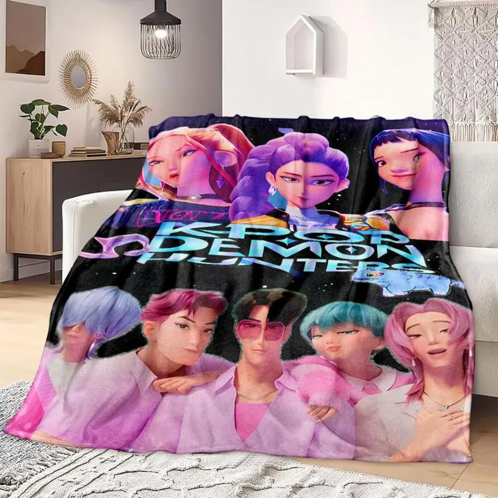 K-Pop Démonvadász Plüss Takaró – Kényelmes flanel takaró kanapéra és ágyra